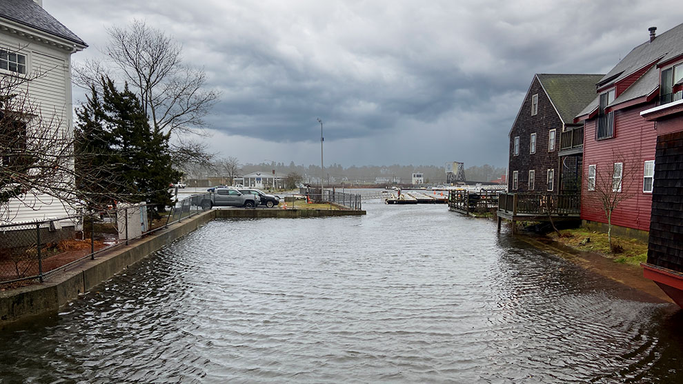 Buildings next to the inlet