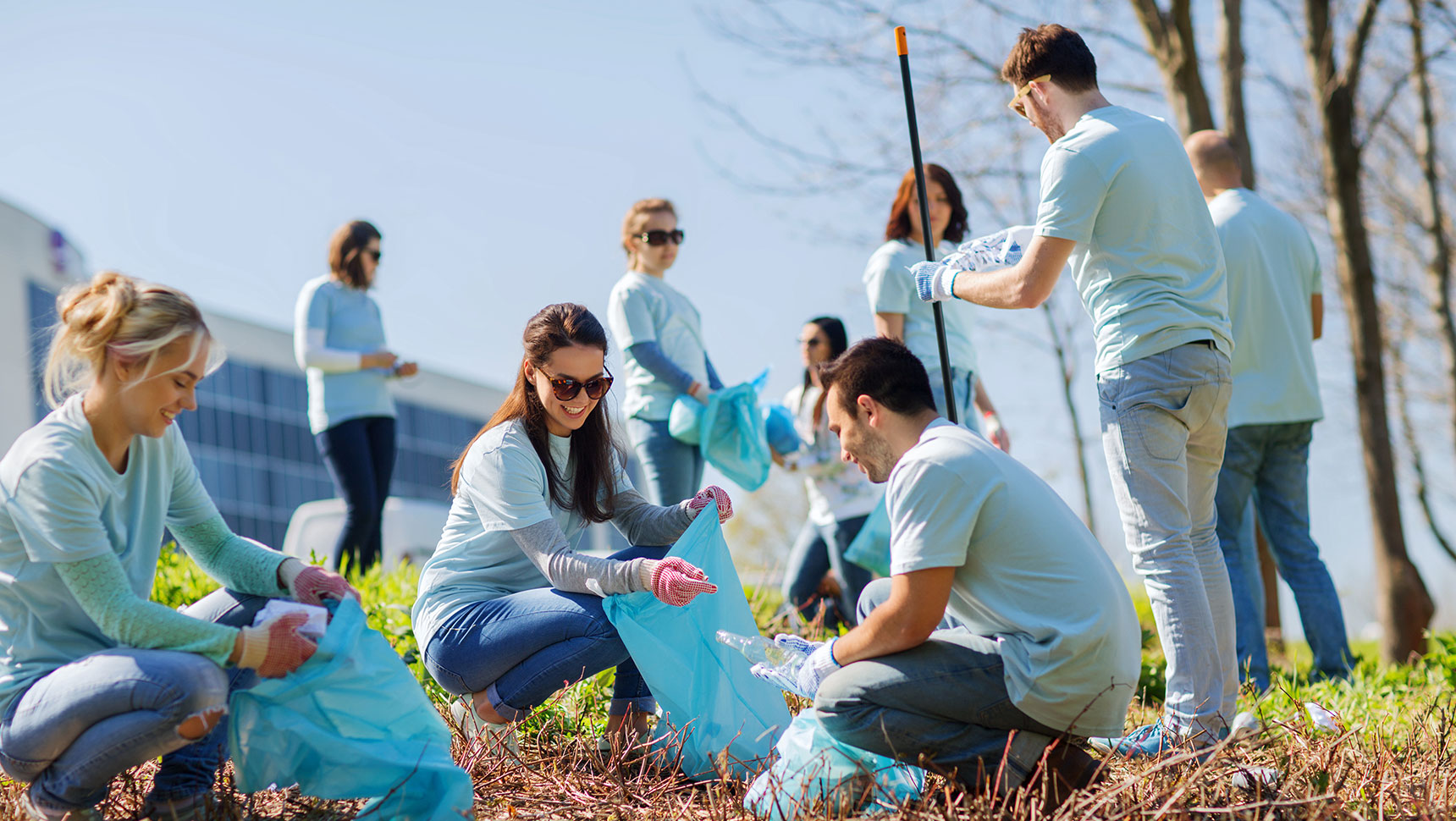 people cleaning up the environment